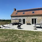 Сasa de vacaciones La Clef Decamp Chaignonnieres Roulotte 19 Pers Jacuzzi 15 Min