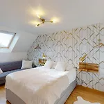 La Clef Decamp Chaignonnieres Roulotte 19 Pers Jacuzzi 15 Min Сasa de vacaciones *