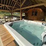 Сasa de vacaciones La Clef Decamp Chaignonnieres Roulotte 19 Pers Jacuzzi 15 Min