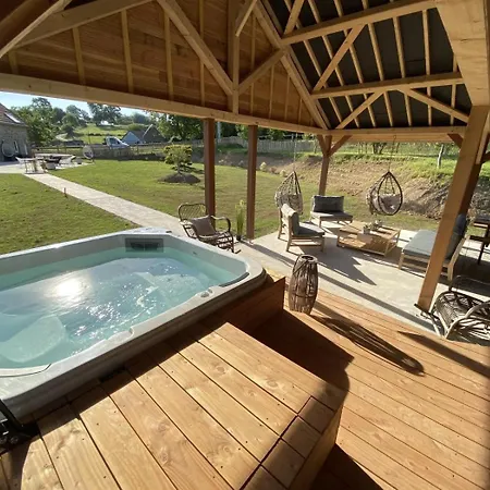 Chaignonnieres Roulotte 19pers Jacuzzi 15min بيت للعطل