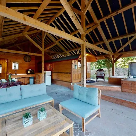 Chaignonnieres Roulotte 19pers Jacuzzi 15min