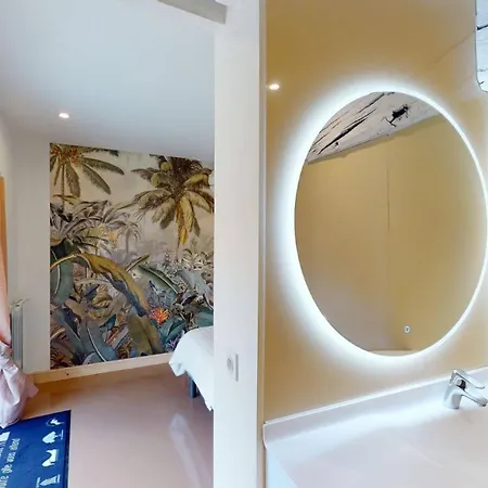 بيت للعطل Chaignonnieres Roulotte 19pers Jacuzzi 15min La Chaise-Beaudouin