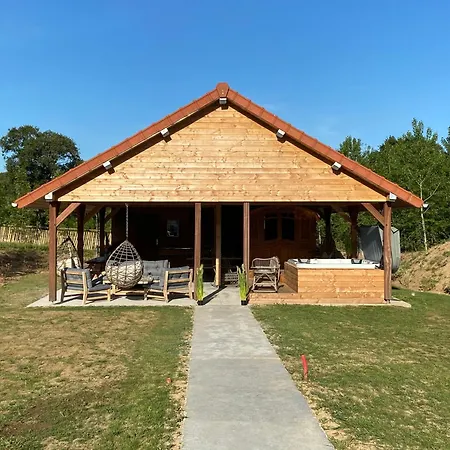 Chaignonnieres Roulotte 19pers Jacuzzi 15min بيت للعطل La Chaise-Beaudouin