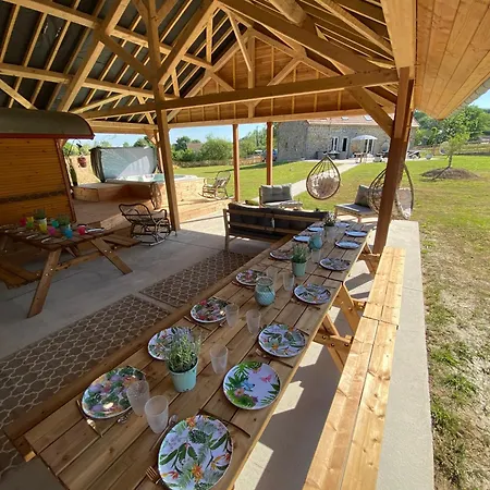 Chaignonnieres Roulotte 19pers Jacuzzi 15min La Chaise-Beaudouin