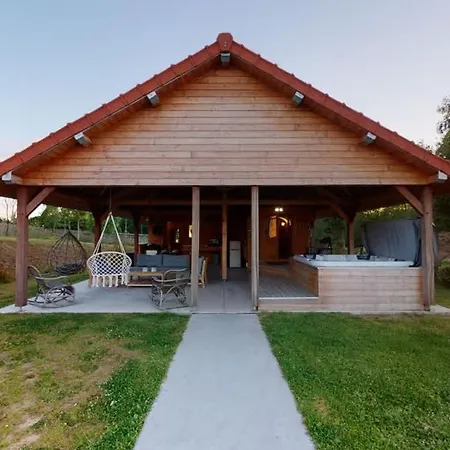 Chaignonnieres Roulotte 19pers Jacuzzi 15min Semesterbostad La Chaise-Beaudouin