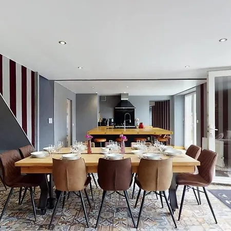 Semesterbostad Chaignonnieres Roulotte 19pers Jacuzzi 15min