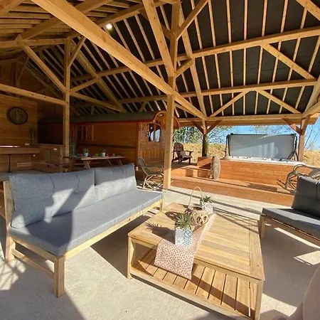 Chaignonnieres Roulotte 19pers Jacuzzi 15min Semesterbostad *