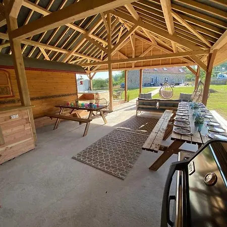 Chaignonnieres Roulotte 19pers Jacuzzi 15min La Chaise-Beaudouin