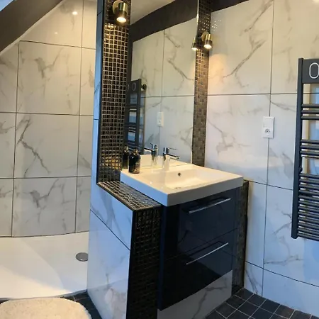 Chaignonnières Roulotte 19pers Jacuzzi 15min *