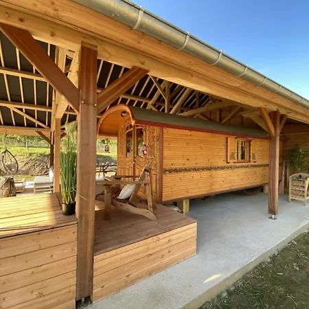 Chaignonnières Roulotte 19pers Jacuzzi 15min Casa vacanze