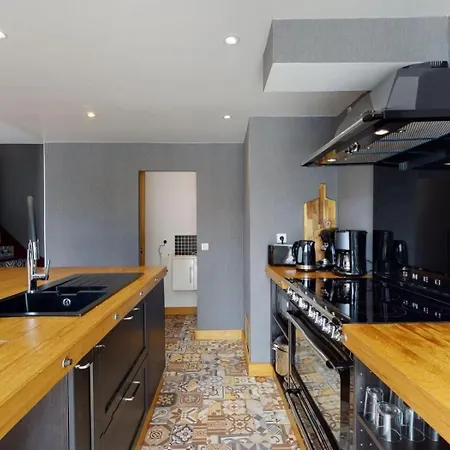 Casa vacanze Chaignonnières Roulotte 19pers Jacuzzi 15min
