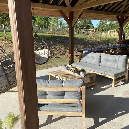Casa vacanze Chaignonnières Roulotte 19pers Jacuzzi 15min