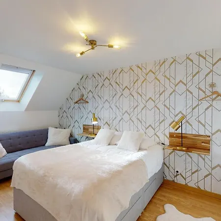 Chaignonnières Roulotte 19pers Jacuzzi 15min Casa vacanze *