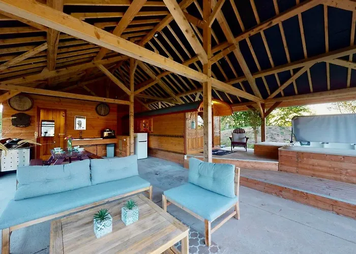 Chaignonnieres Roulotte 19pers Jacuzzi 15min