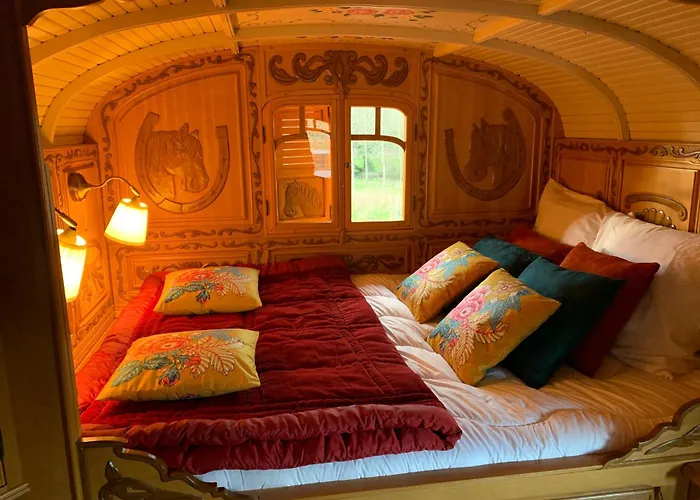 Chaignonnieres Roulotte 19pers Jacuzzi 15min Casa de Férias *