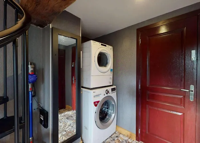 Casa de Férias Chaignonnieres Roulotte 19pers Jacuzzi 15min *