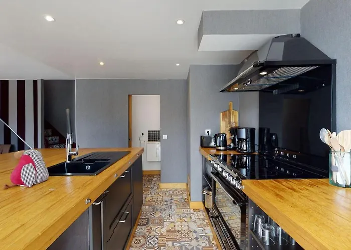 Chaignonnieres Roulotte 19pers Jacuzzi 15min Casa de Férias *