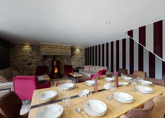 Prázdninový dům La Clef Decamp Chaignonnieres Roulotte 19pers Jacuzzi 15min La Chaise-Beaudouin