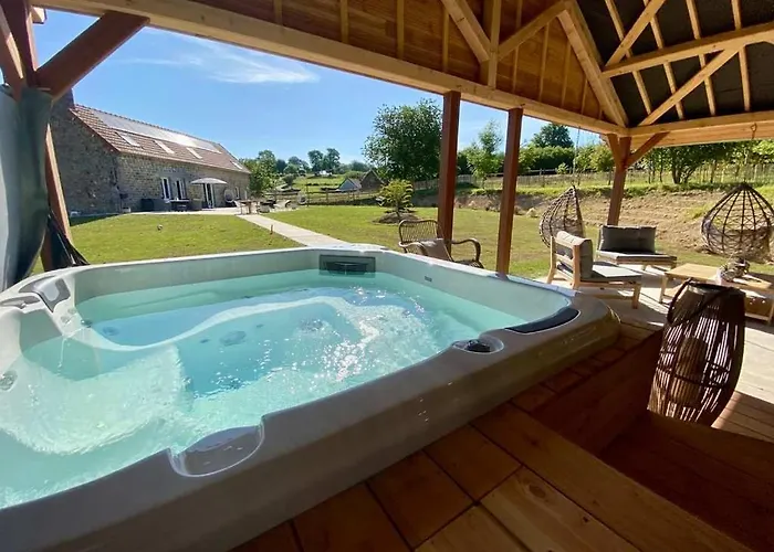 度假居 Chaignonnieres Roulotte 19pers Jacuzzi 15min La Chaise-Beaudouin