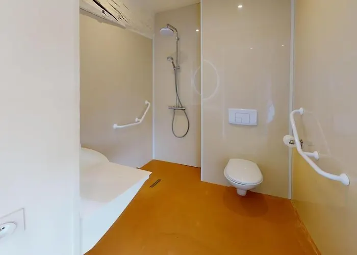 Casa de Férias Chaignonnieres Roulotte 19pers Jacuzzi 15min La Chaise-Beaudouin