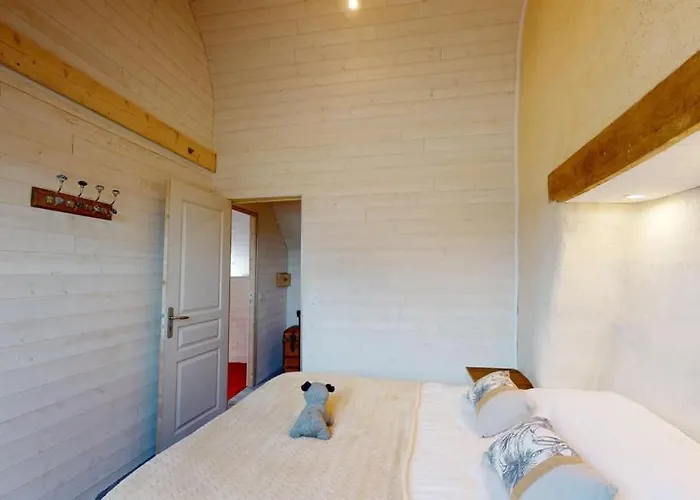 Chaignonnieres Roulotte 19pers Jacuzzi 15min 度假居 *