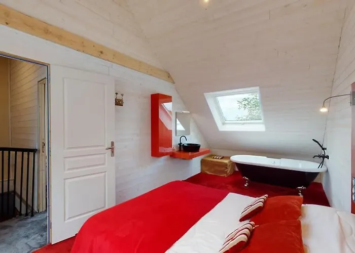 Prázdninový dům La Clef Decamp Chaignonnieres Roulotte 19pers Jacuzzi 15min