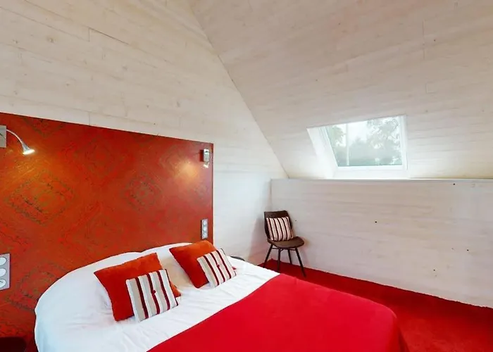 Chaignonnieres Roulotte 19pers Jacuzzi 15min 度假居 *