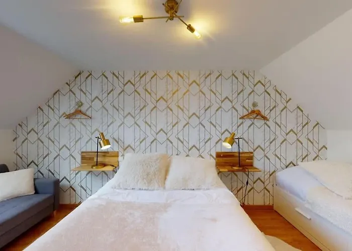 La Clef Decamp Chaignonnieres Roulotte 19pers Jacuzzi 15min La Chaise-Beaudouin