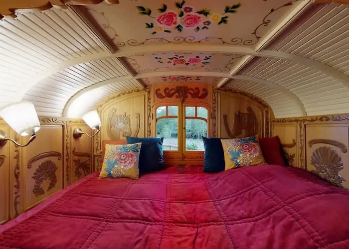 Casa de Férias Chaignonnieres Roulotte 19pers Jacuzzi 15min La Chaise-Beaudouin