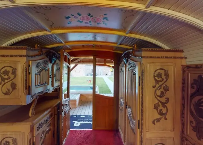 Prázdninový dům La Clef Decamp Chaignonnieres Roulotte 19pers Jacuzzi 15min *