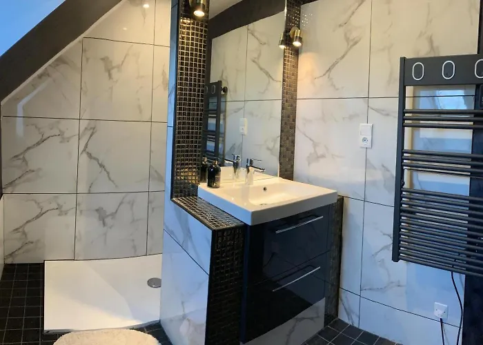 Chaignonnières Roulotte 19pers Jacuzzi 15min *