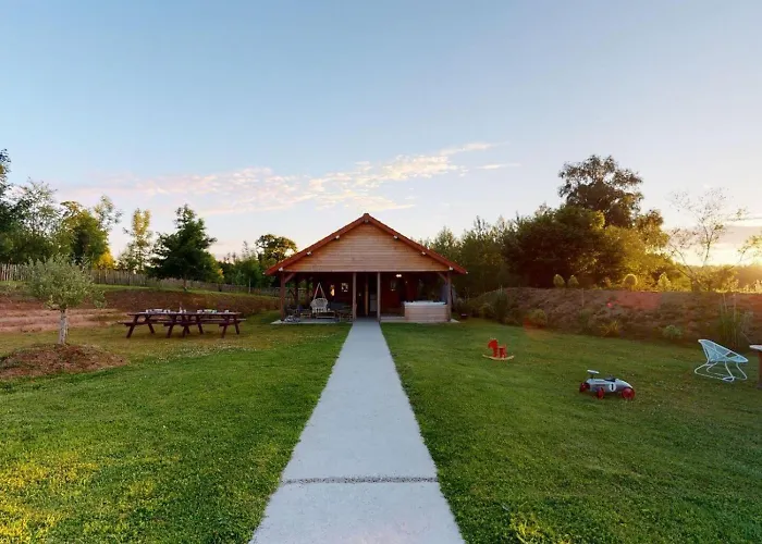 Casa vacanze Chaignonnières Roulotte 19pers Jacuzzi 15min