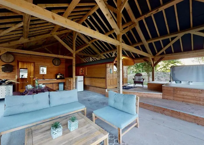 Chaignonnières Roulotte 19pers Jacuzzi 15min Casa vacanze *