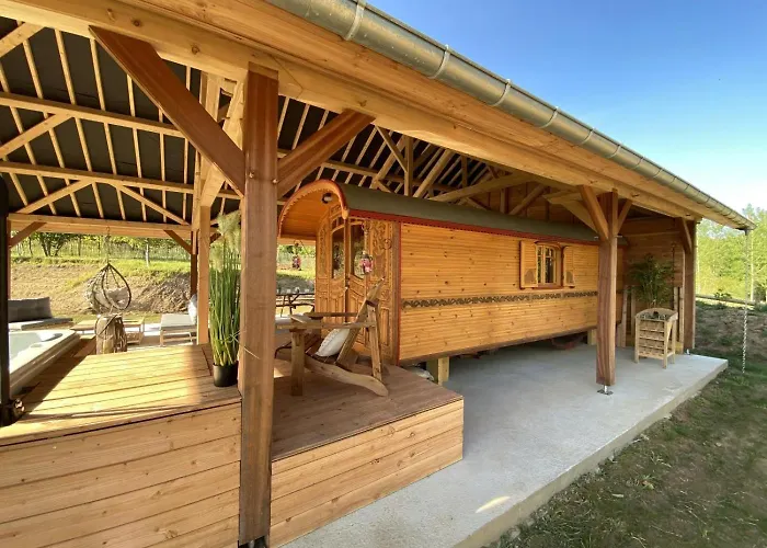 Chaignonnières Roulotte 19pers Jacuzzi 15min Casa vacanze