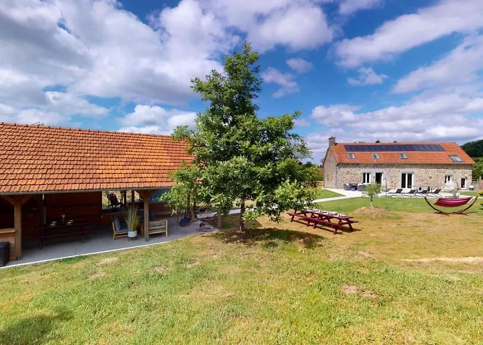 Chaignonnières Roulotte 19pers Jacuzzi 15min Casa vacanze *