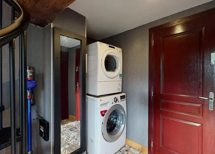 Chaignonnières Roulotte 19pers Jacuzzi 15min Casa vacanze