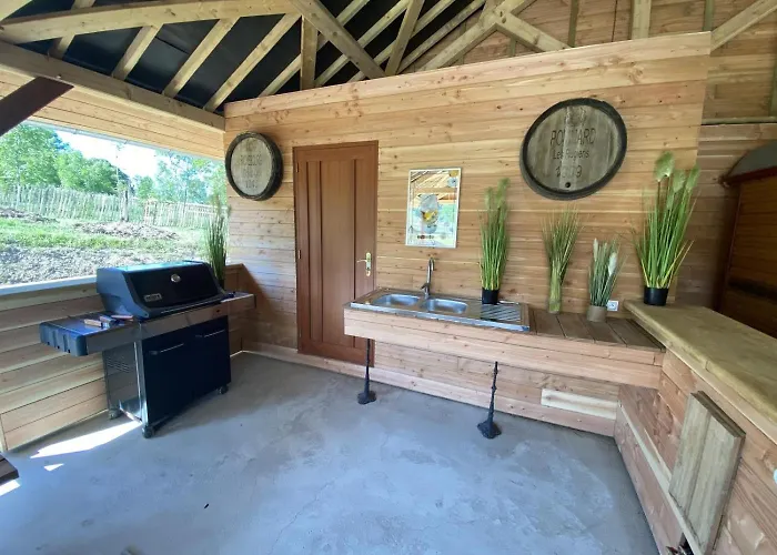 Casa vacanze Chaignonnières Roulotte 19pers Jacuzzi 15min La Chaise-Beaudouin