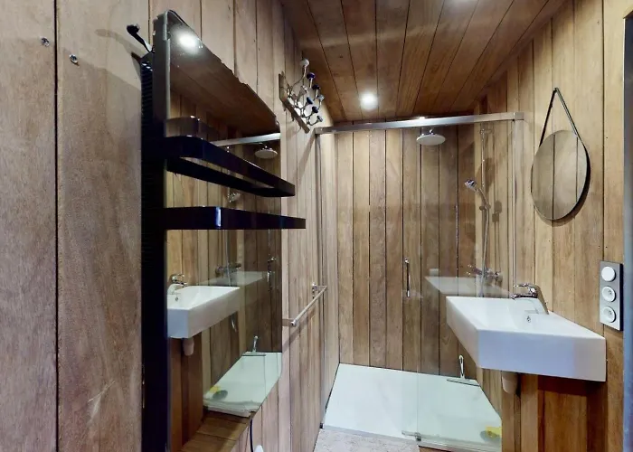 Chaignonnières Roulotte 19pers Jacuzzi 15min La Chaise-Beaudouin