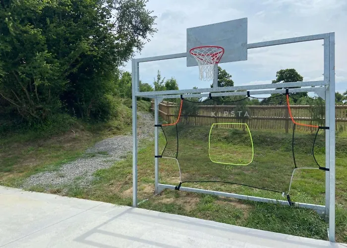 Casa vacanze Chaignonnières Roulotte 19pers Jacuzzi 15min